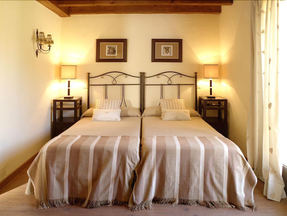 Hotel Ribera Del Corneja Navacepedilla de Corneja Екстериор снимка