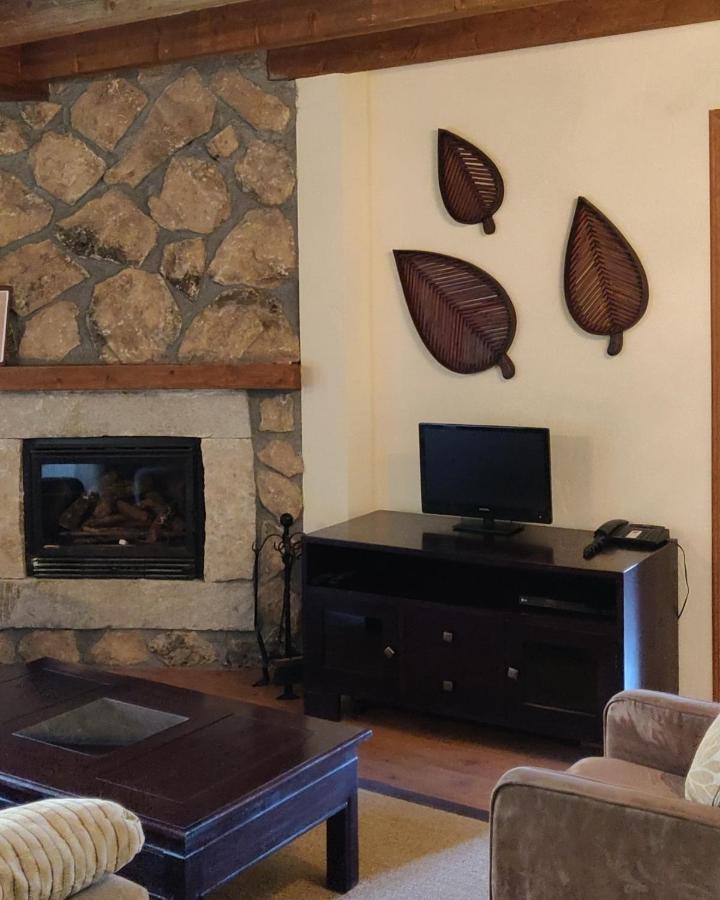 Hotel Ribera Del Corneja Navacepedilla de Corneja Екстериор снимка