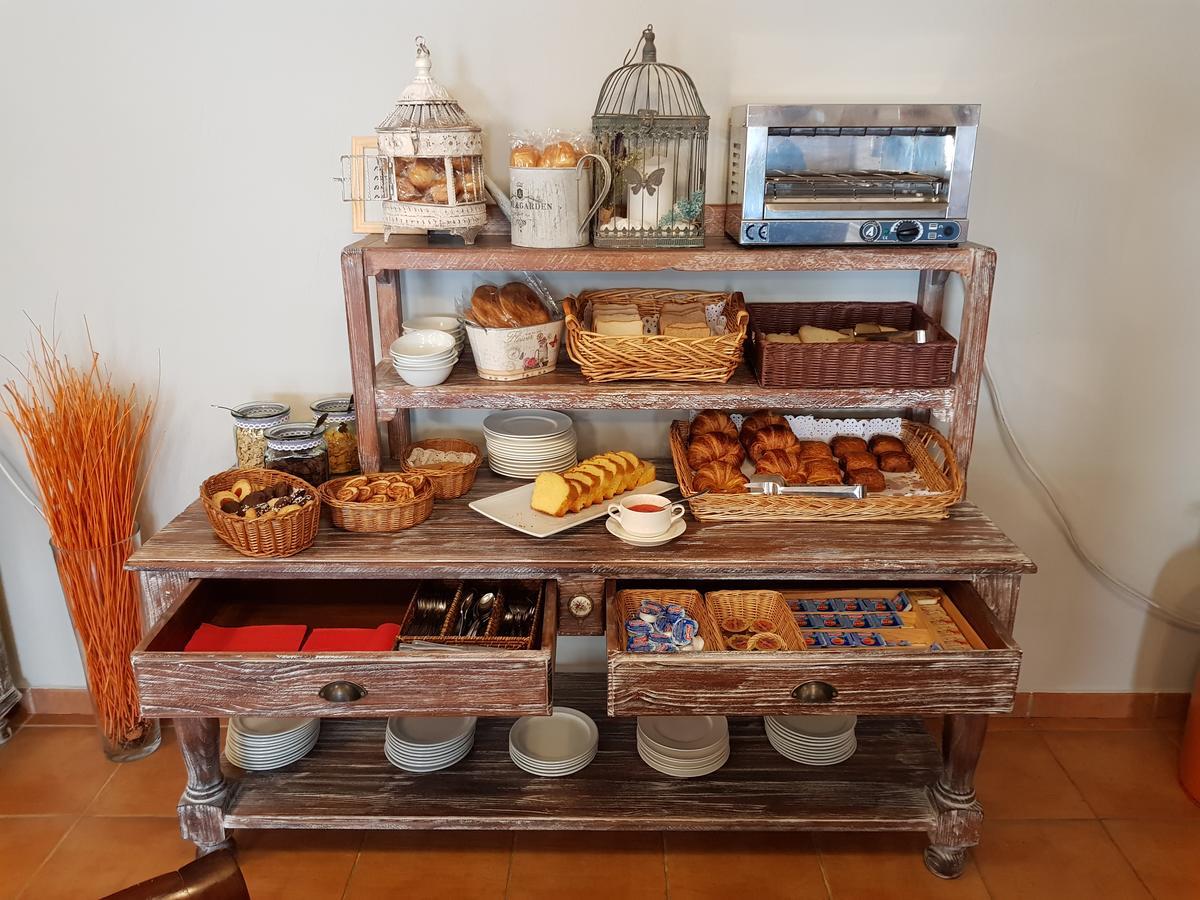 Hotel Ribera Del Corneja Navacepedilla de Corneja Екстериор снимка