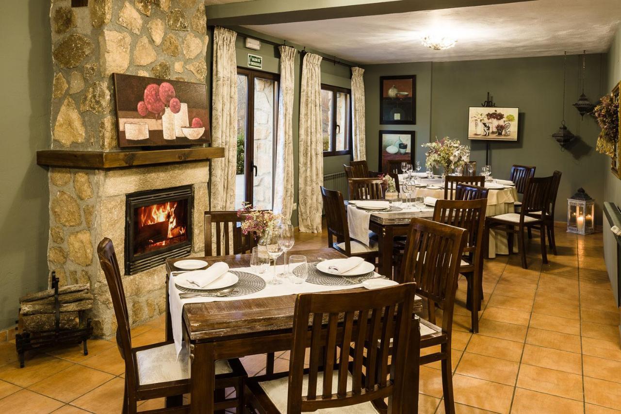 Hotel Ribera Del Corneja Navacepedilla de Corneja Екстериор снимка
