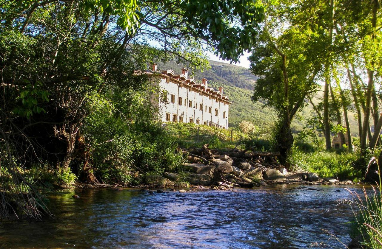 Hotel Ribera Del Corneja Navacepedilla de Corneja Екстериор снимка